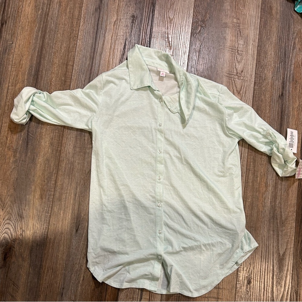 NWT LuLaRoe Valentina seafoam green patterned button up